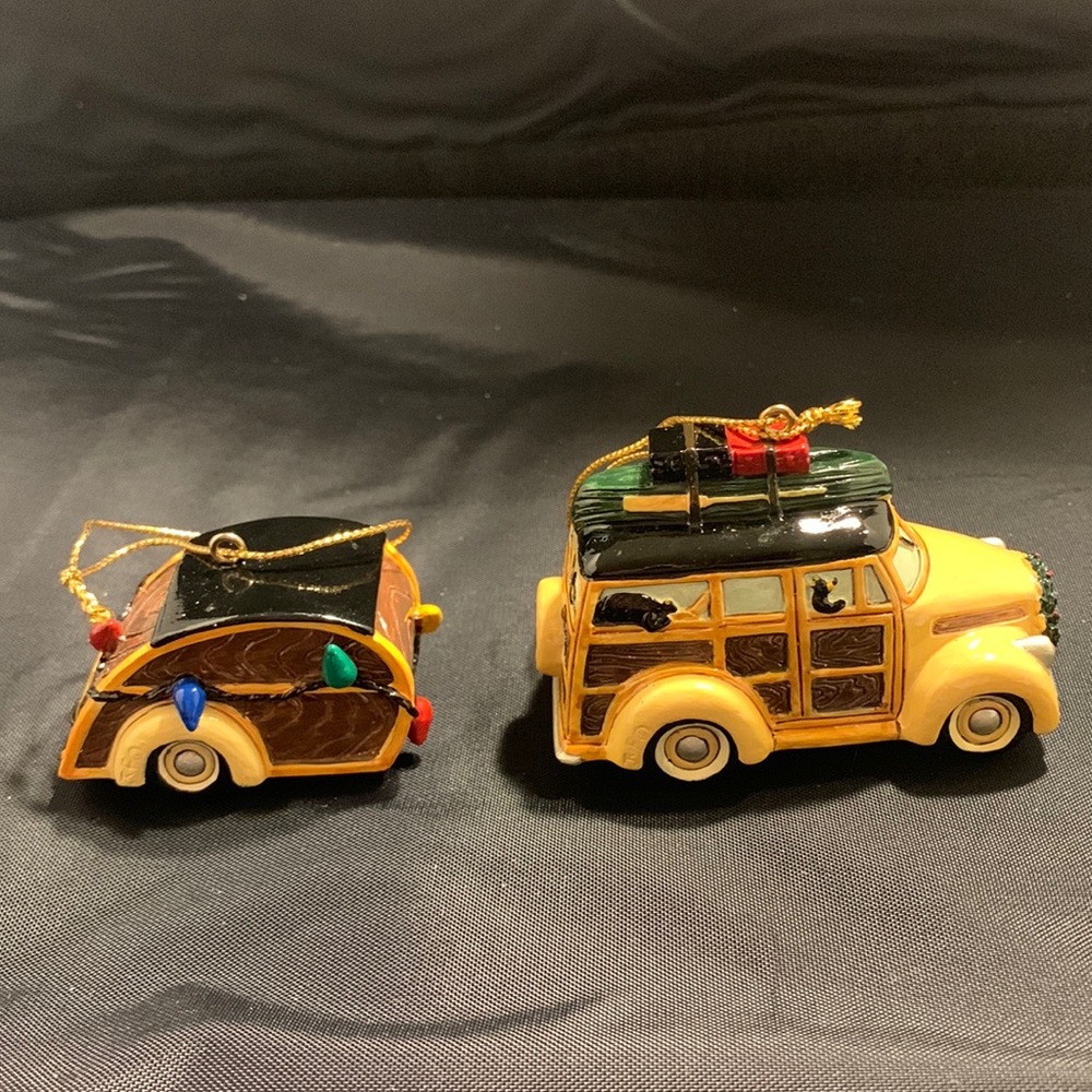 🎄Christmas Woodie & Travel Trailer Ornaments (Set of 2)